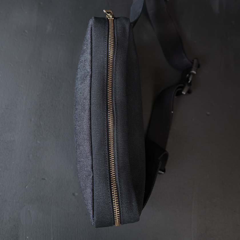 B12 ORGINAL SHOULDER BAG