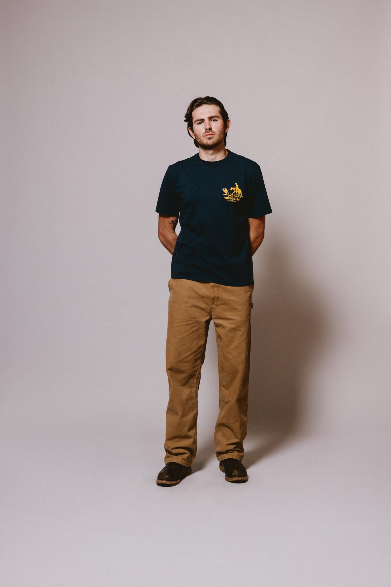 ROUND UP TSHIRT - WASHED BLACK