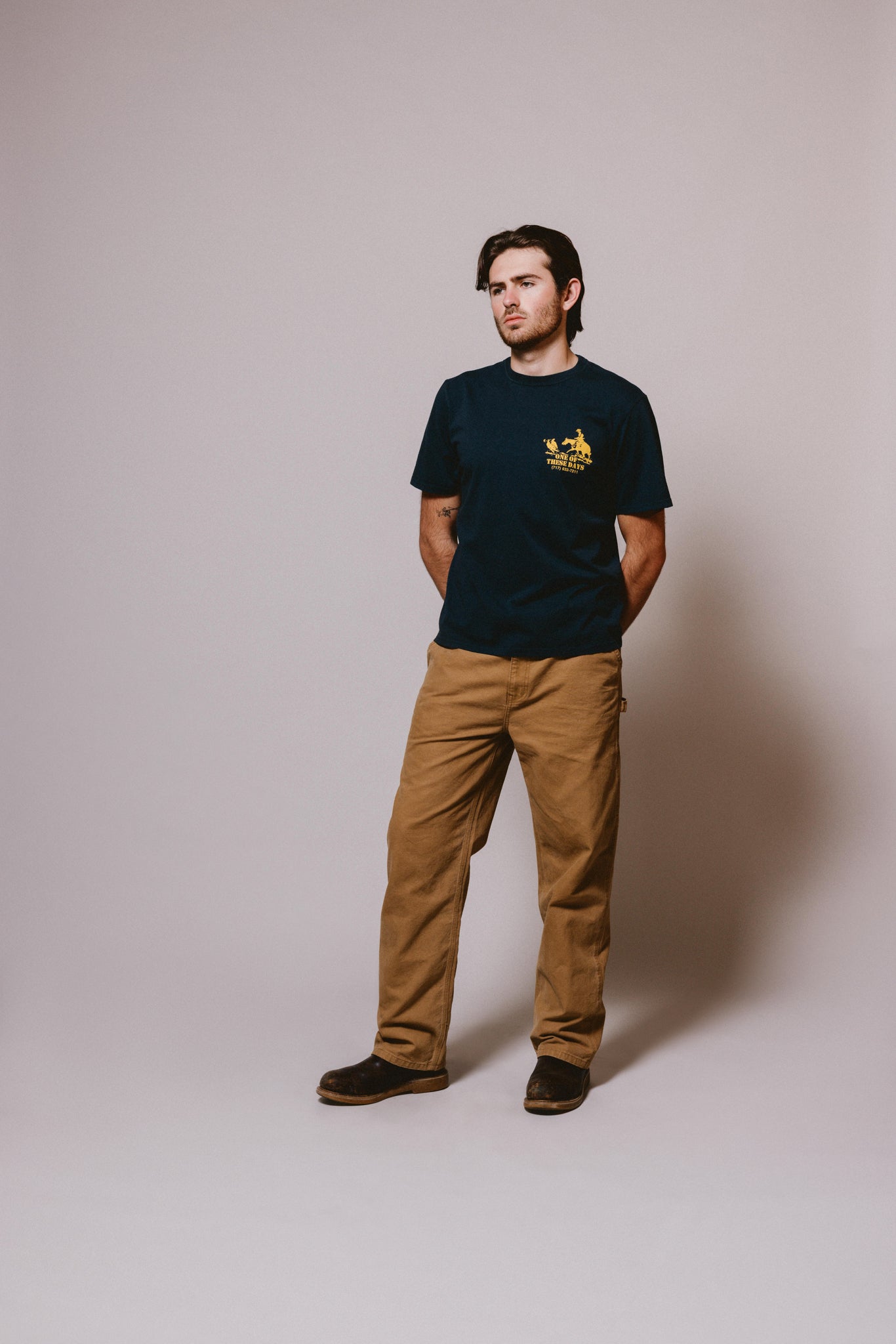 ROUND UP TSHIRT - WASHED BLACK
