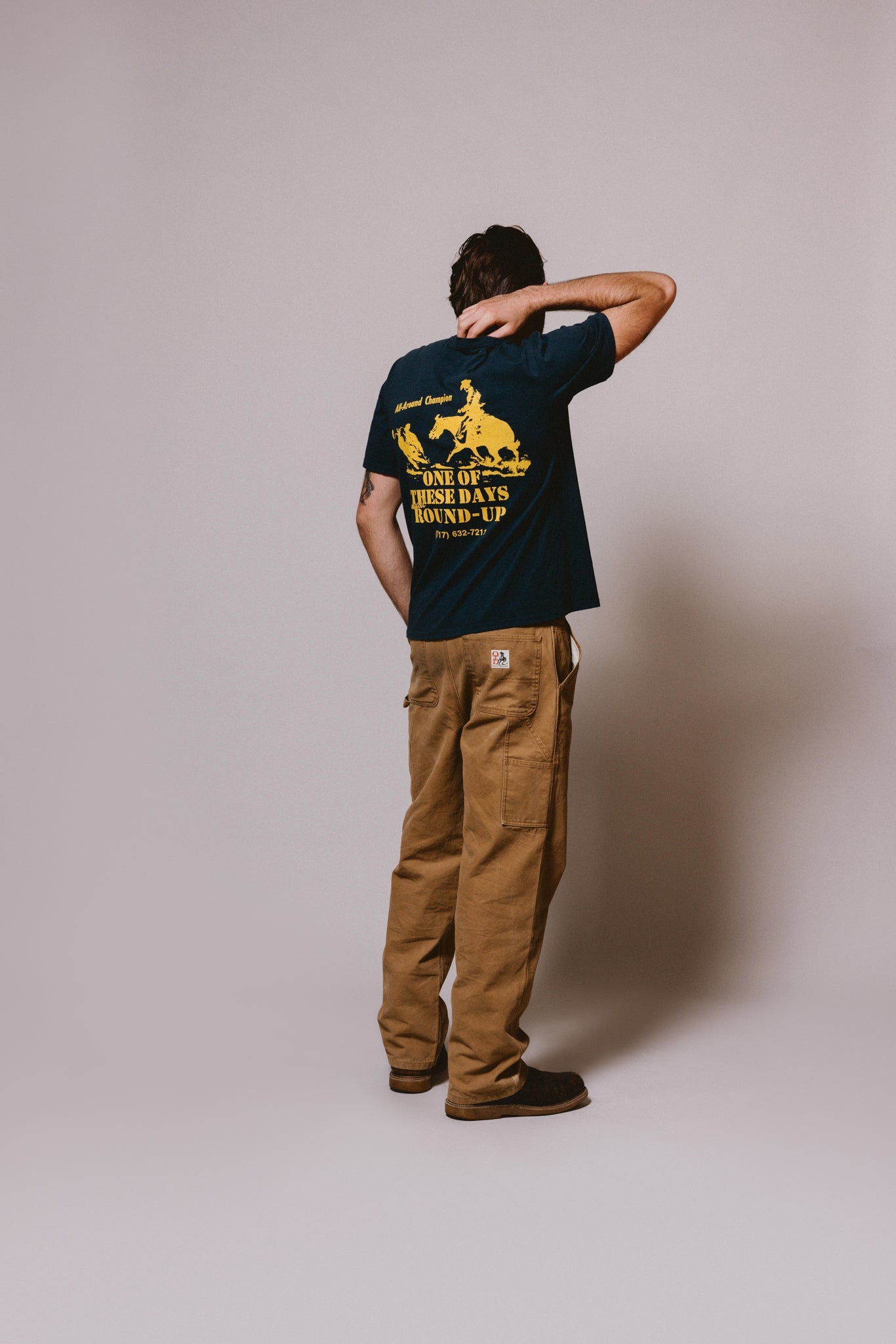 ROUND UP TSHIRT - WASHED BLACK