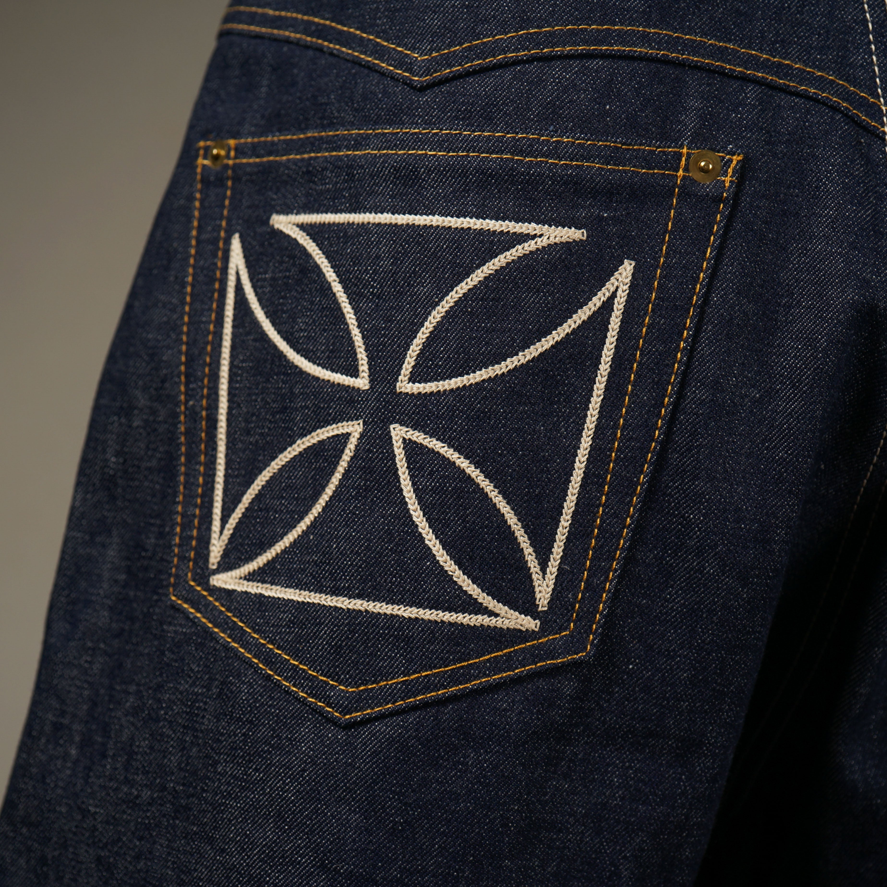 THUG - DENIM SHORTS IRON CROSS - INDIGOxIVORY