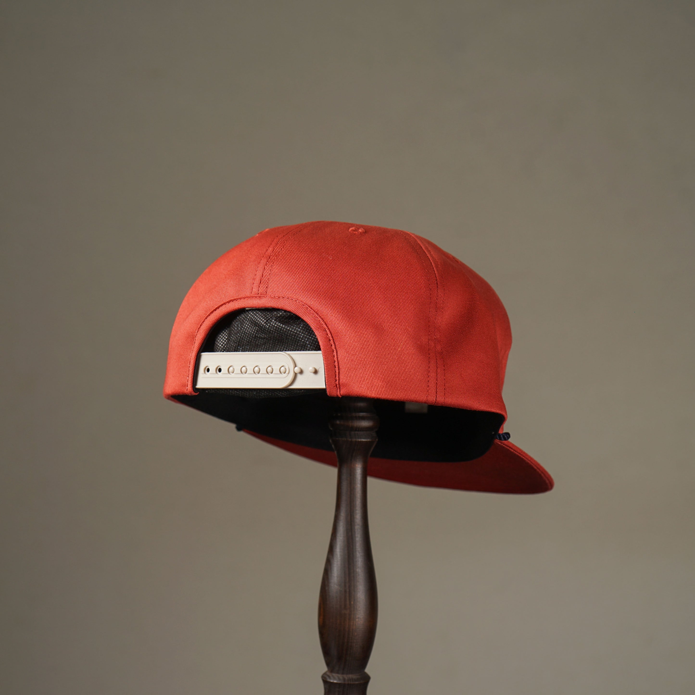 KISS ME - TRUCKER CAP - ORANGE