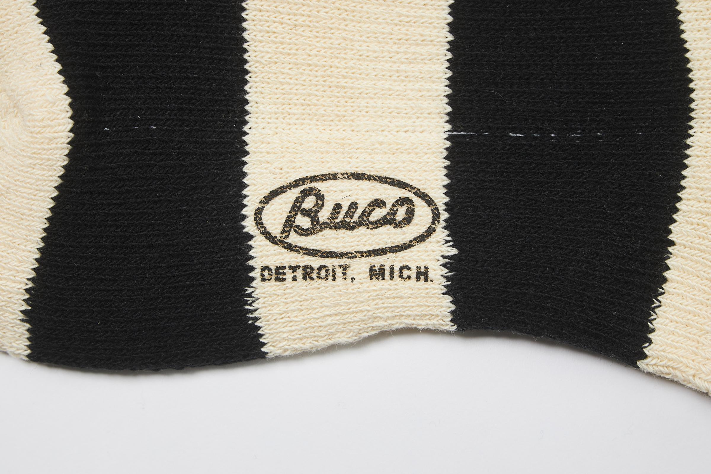 BA23105 BUCO STRIPED ACTION SOCKS - WHITE/BLACK