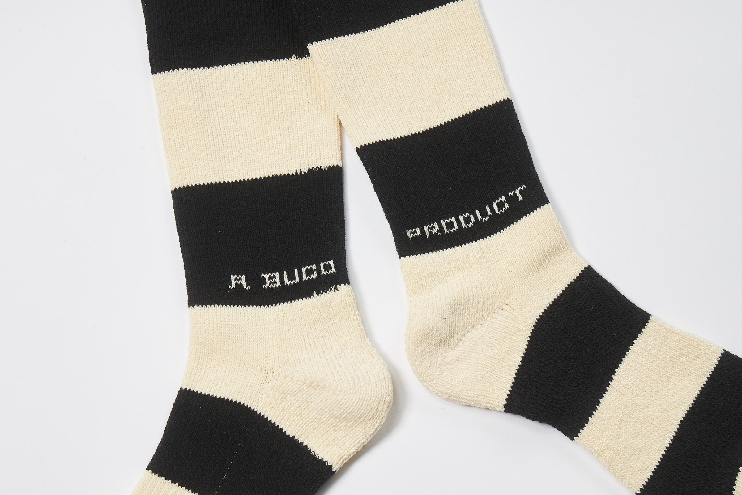 BA23105 BUCO STRIPED ACTION SOCKS - WHITE/BLACK