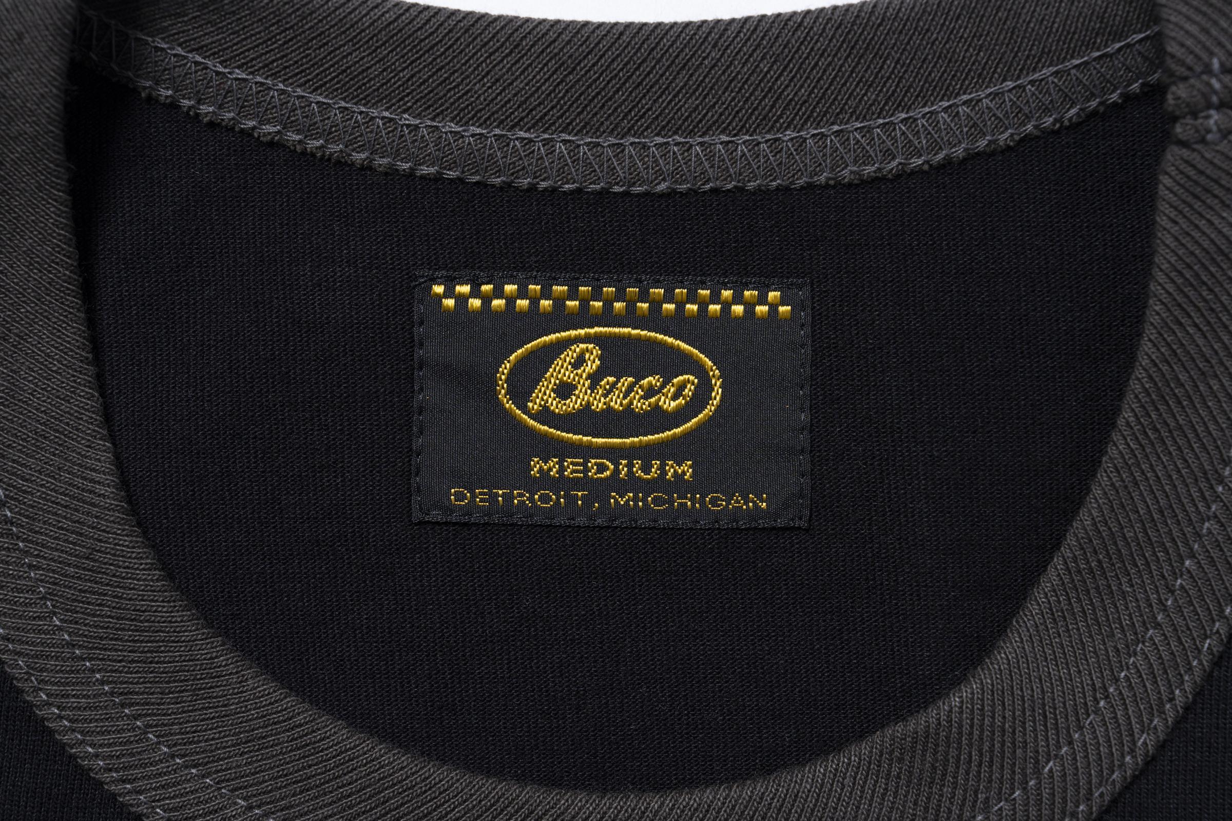 BC26004 BUCO TEE / WELCOME RACING FANS! - BLACKxCHARCOAL