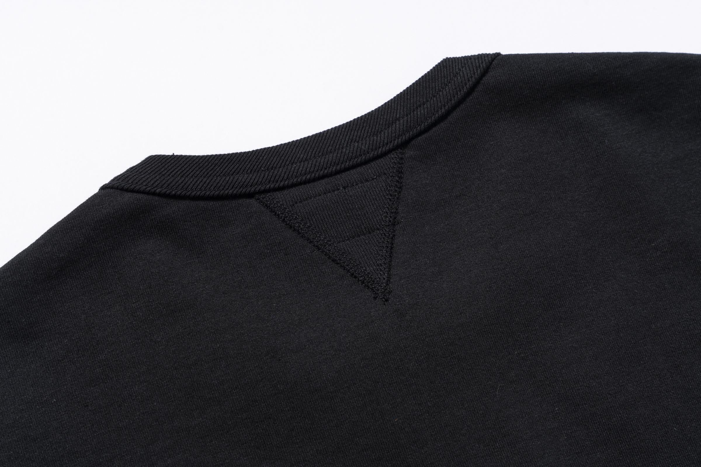 MC23020 GUSSET TEE - BLACK