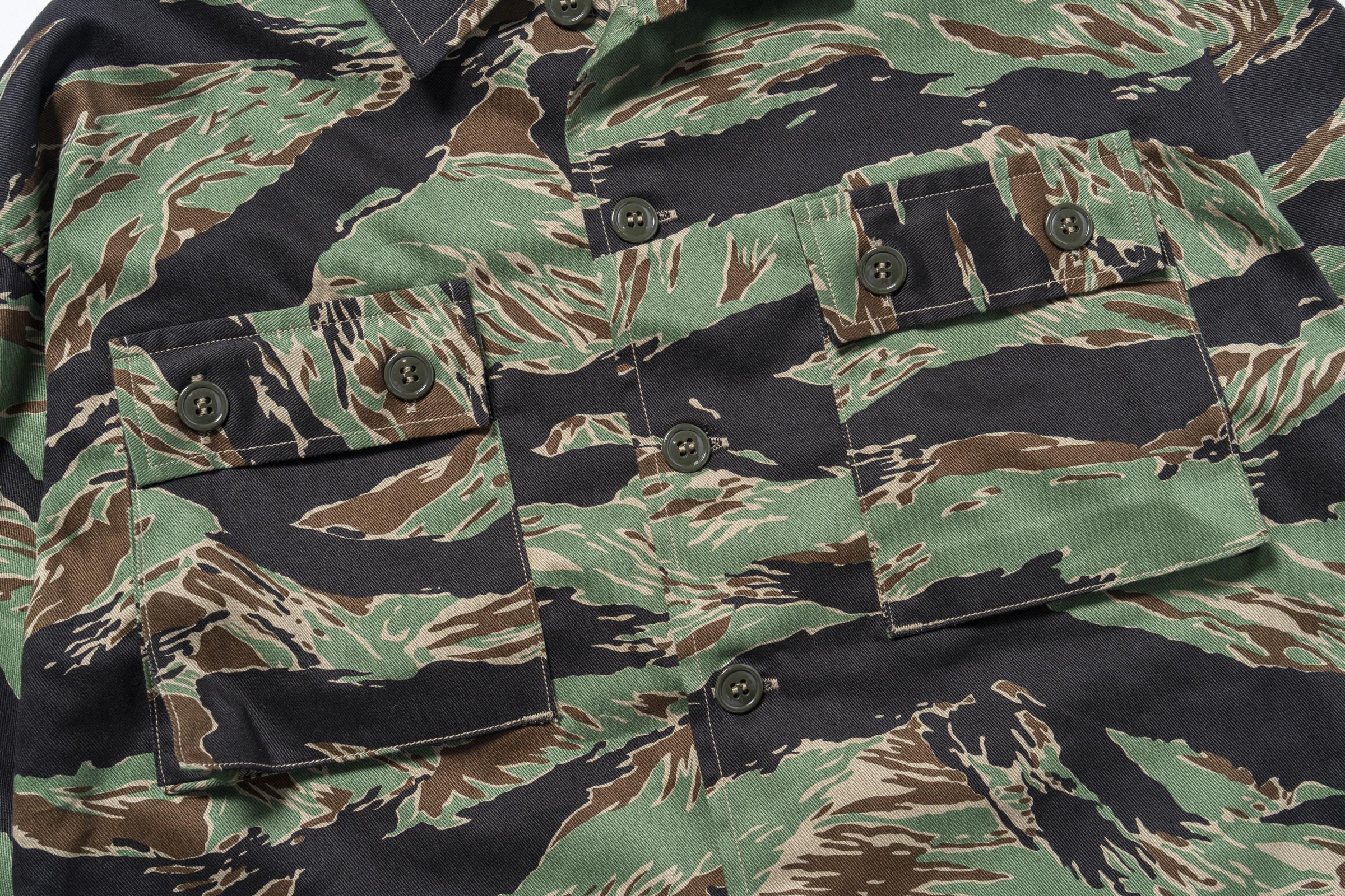 MJ26002 TIGER CAMOUFLAGE SHIRT / JOHN WAYNE - GREEN