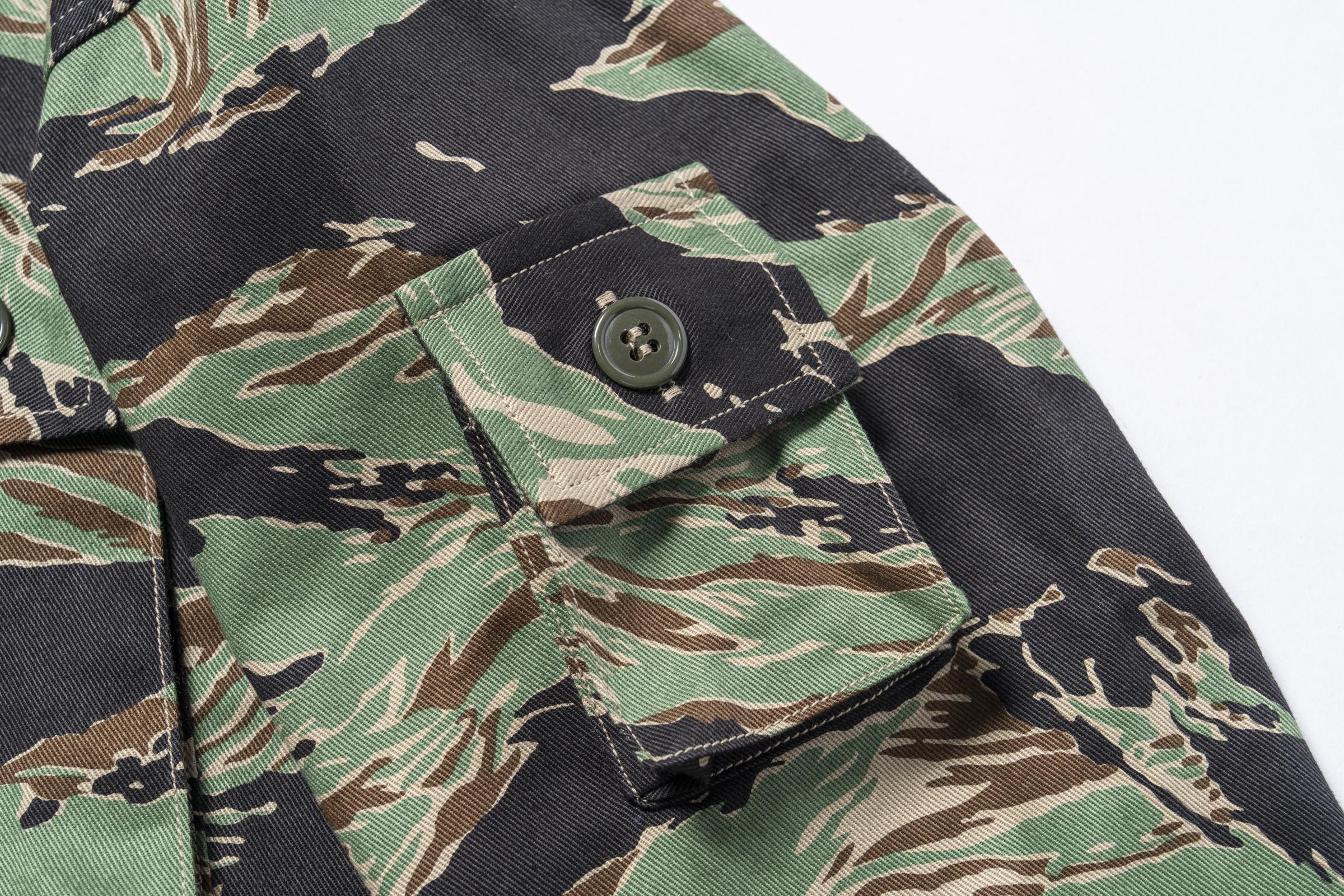 MJ26002 TIGER CAMOUFLAGE SHIRT / JOHN WAYNE - GREEN
