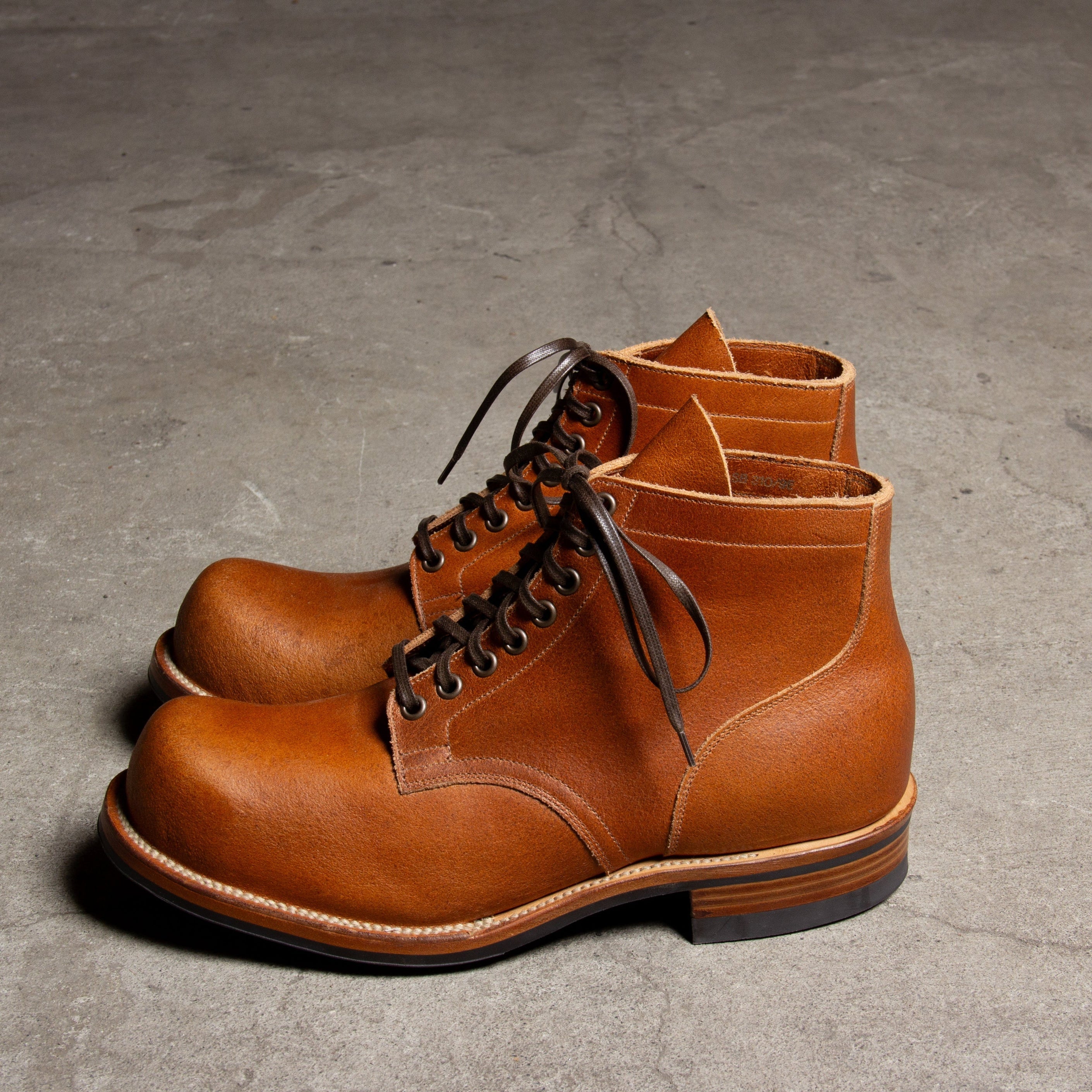 SB310 HRWN - Moc Latigo Waxed Flesh